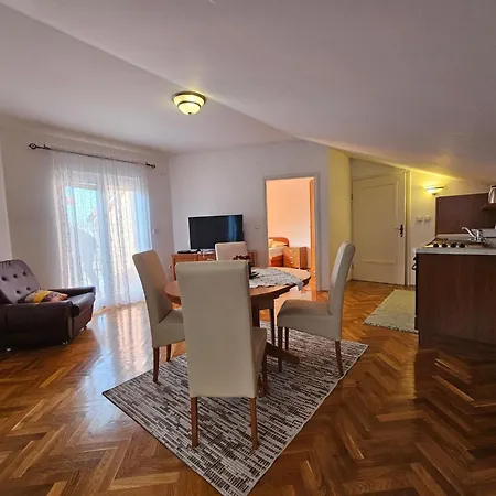 Mit Balkon Und Meerblick By Interhome Lejlighed Novi Vinodolski
